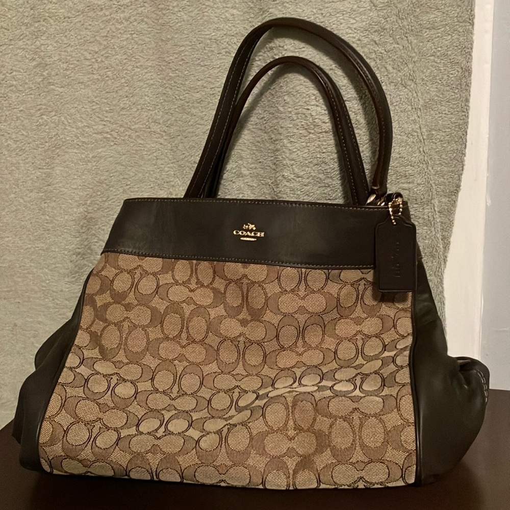 COACH Signature Lexy Shoulder Bag. Color: Black Smoke